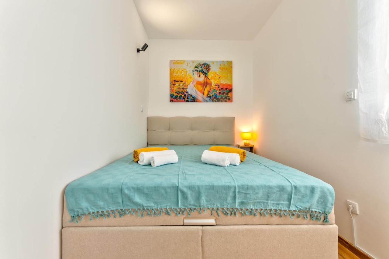 Apartment Gold Lux & *
