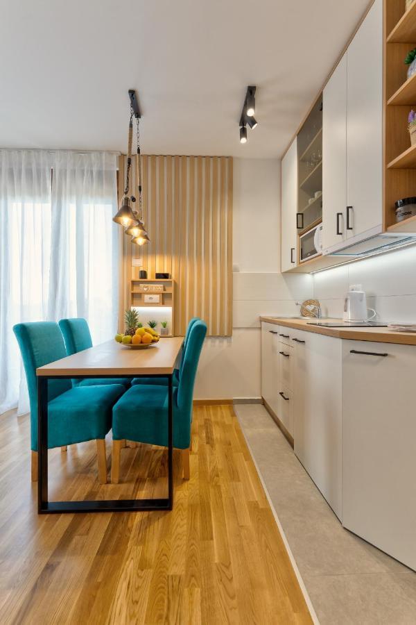 Apartment Gold Lux & *